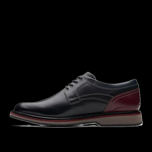 CLARKS Monahan Plain