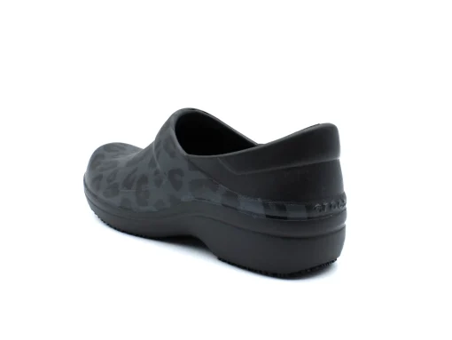 CROCS WORK NERIA PRO II SLIP-RESISTANT CLOGS
