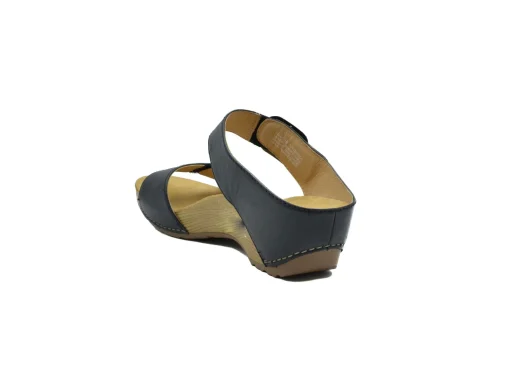 DANSKO Tanya