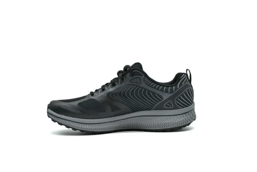 SKECHERS GORUN CONSISTENT - FLEET RUSH