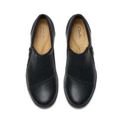 CLARKS Suttyn Zip